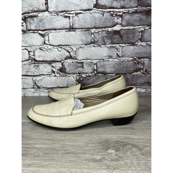 Munro American Ivory Cream Leather Slip On Heel Loafers Women Sz 9M US/39.5EU - Picture 10 of 16
